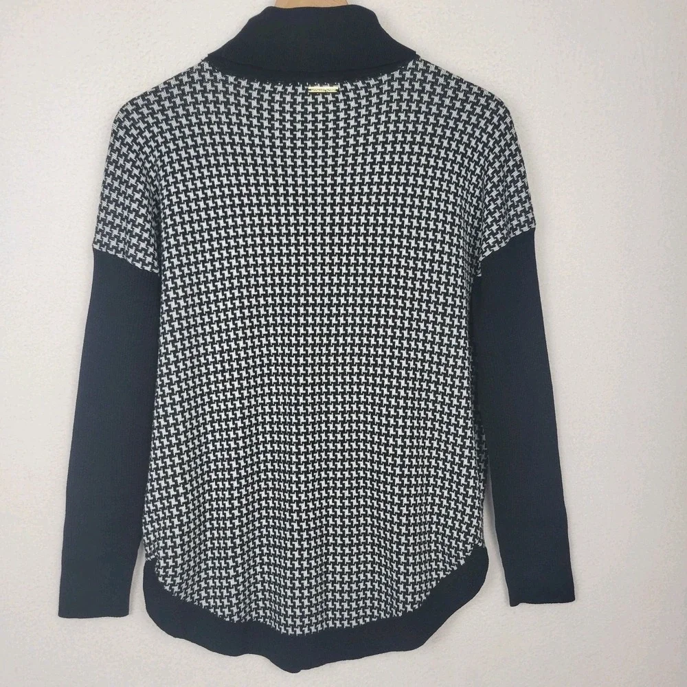 Michael Kors Houndstooth Turtleneck‎ Sweater Women's S Black White Gold Logo